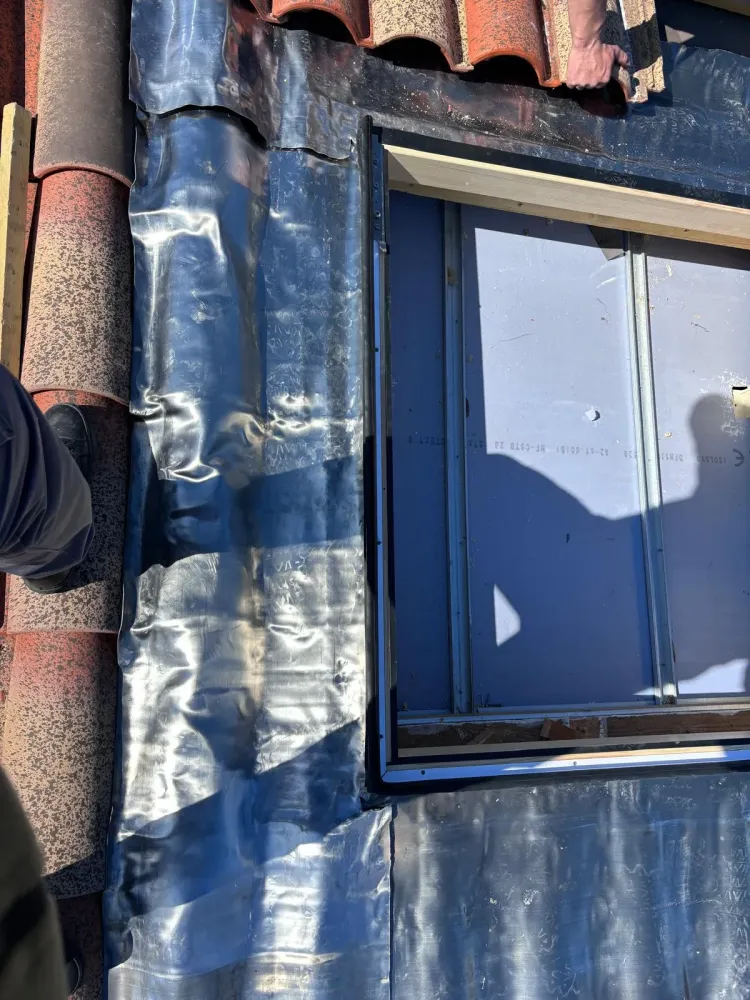 Pose de fenetre de toit (6)